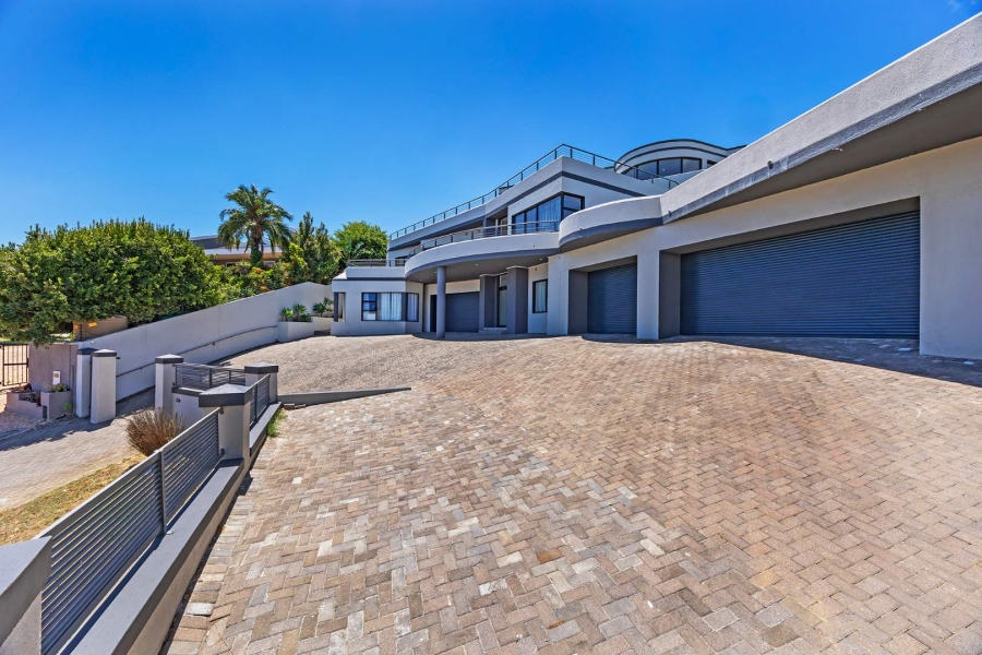 8 Bedroom Property for Sale in Plattekloof Western Cape